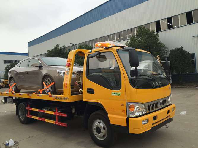 汽車無法啟動？緊急應對措施與拖車選擇